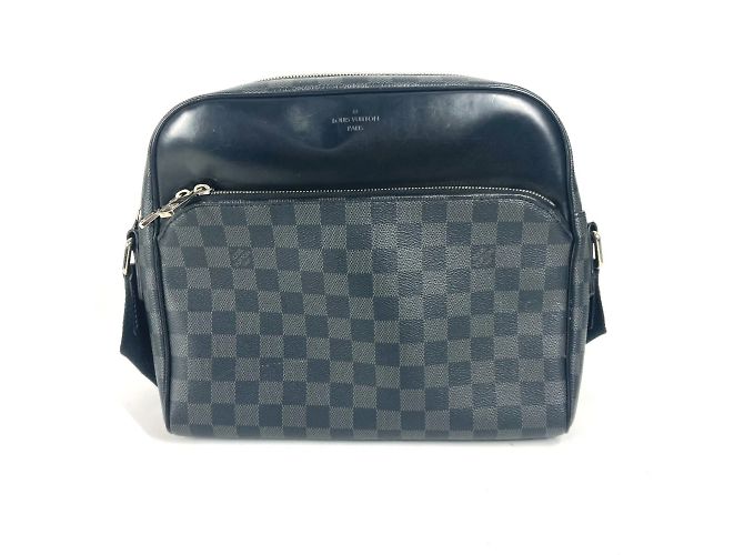 Borsa a tracolla Dayton PM Damier Graphite Louis Vuitton Nero