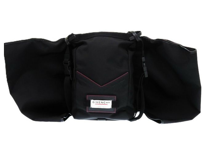 Mochila Downtown Wing da Givenchy Preto
