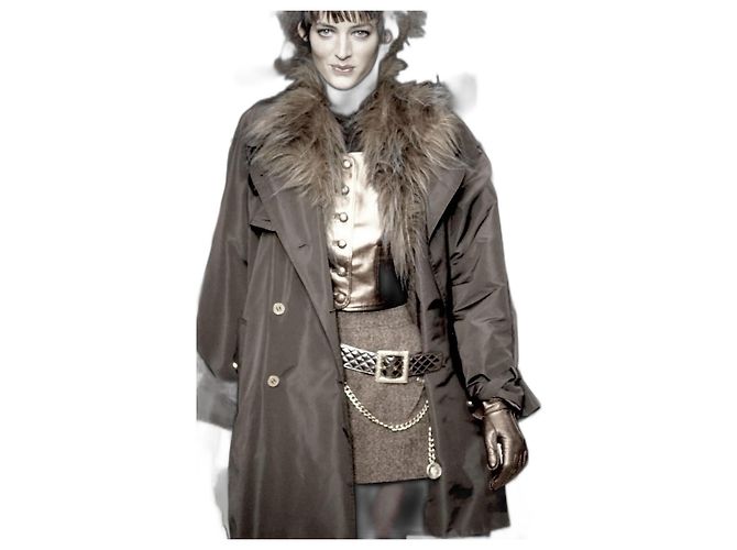 Chanel Herbst 1994 Goldleder CC Knopf Weste Jacke Golden