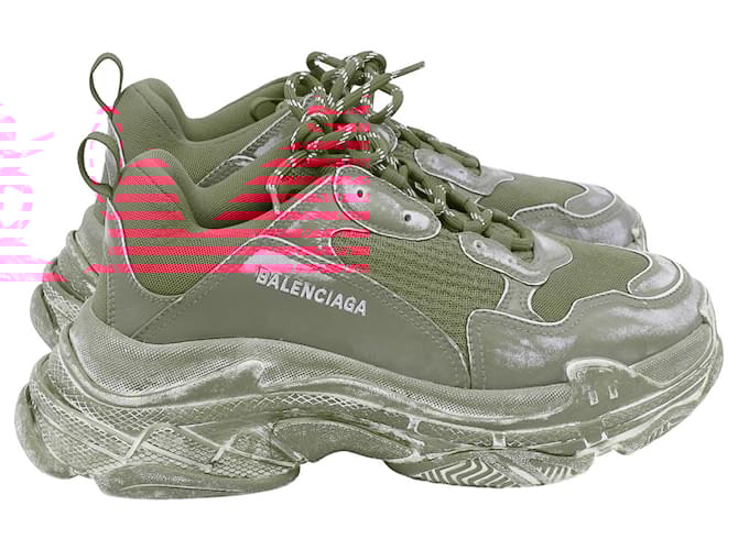 Everyday Balenciaga Triple S Faded Sneakers in Red Polyester  ref.2412549