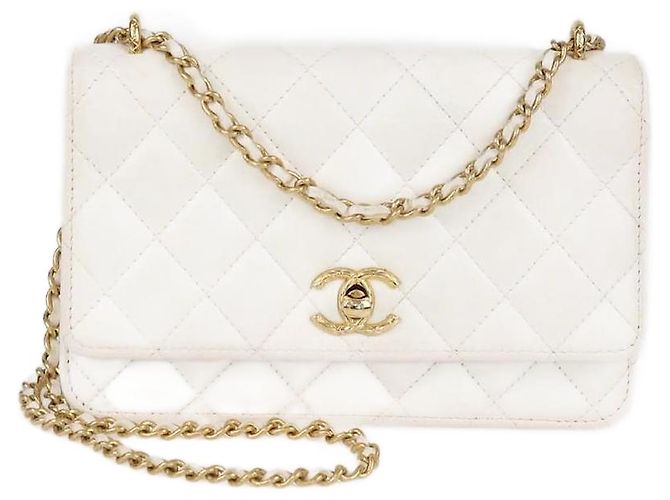 Weißes gestepptes Chanel Wallet On Chain