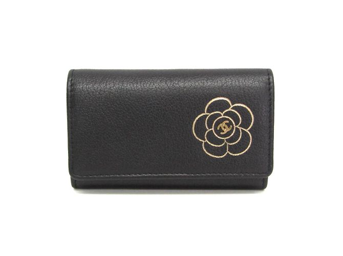 Damentasche aus Leder mit Camellia von Chanel Schwarz