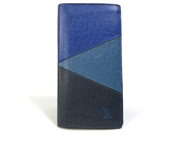 Cartera Bifold Larga Brazza NM en Taiga V de Louis Vuitton Azul Azul marino