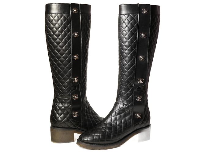 Incríveis Botas Turnlock Chanel CC com múltiplas fivelas Preto