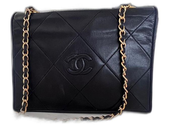 Camera Bolsa câmera Chanel preta em couro de cordeiro Preto