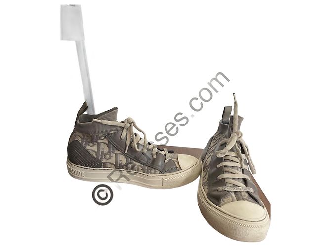 Gray leather walk 'n' Dior sneakers