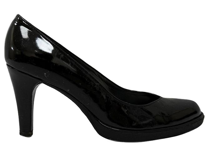 Stuart Weitzman Pumps in Black Patent Leather