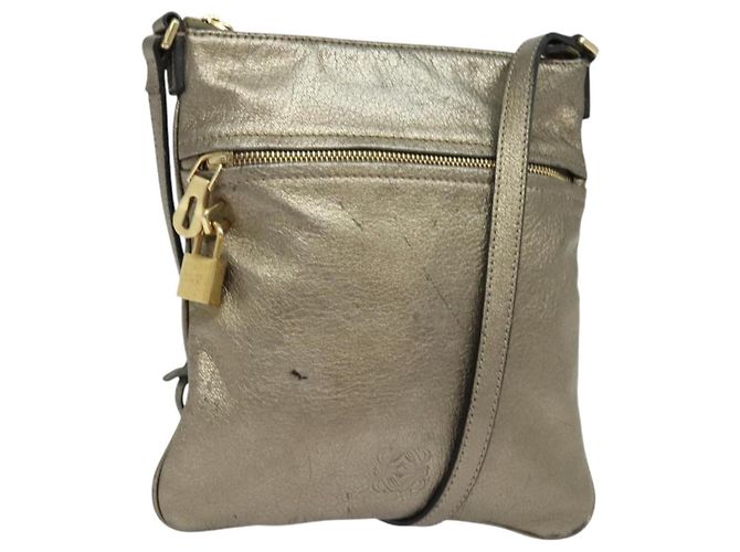 LOEWE Bolsa de Ombro Anagram em Couro Dourado Auth bs28517
