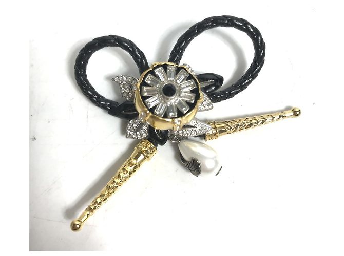 Louis Vuitton Brosche aus schwarzem Leder und Metall mit Strass