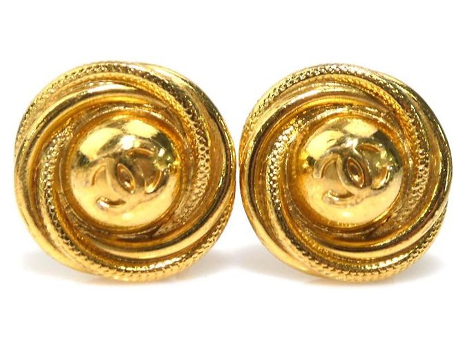 Pendientes de metal dorado Chanel Coco Mark