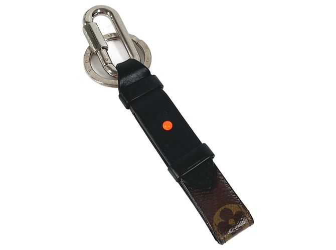 Charm de bolsa com chaveiro Dragonne Monogram Louis Vuitton Marrom Monograma