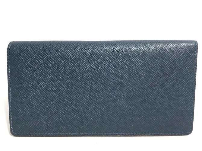 Cartera Larga Brazza en Taiga Louis Vuitton Azul