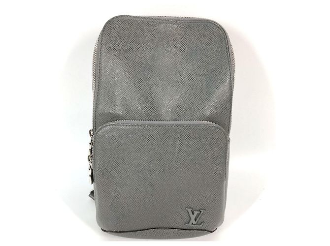 Bolsa Sling Avenue Taiga Louis Vuitton Marrom