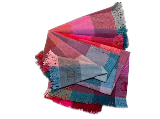 Coperta Chanel in cashmere blu e rosa a quadri logo CC 