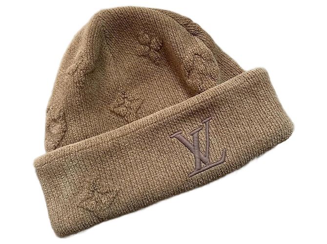 Louis Vuitton Gorro LV Crush Monogram Beige