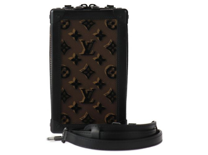 Sac à bandoulière Vertical Soft Trunk Monogram Tuftage de Louis Vuitton Marron Noir Monogramme