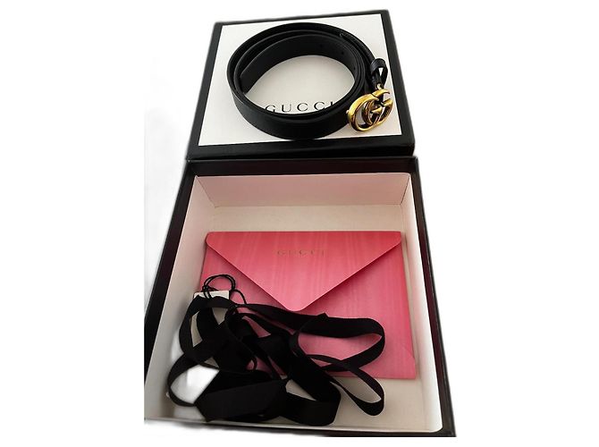 Cinturón Gucci GG Marmont de cuero negro