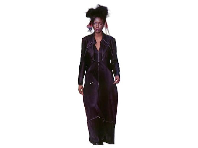 Issey Miyake Set, Modell Linear Echo SS1996. Schwarz