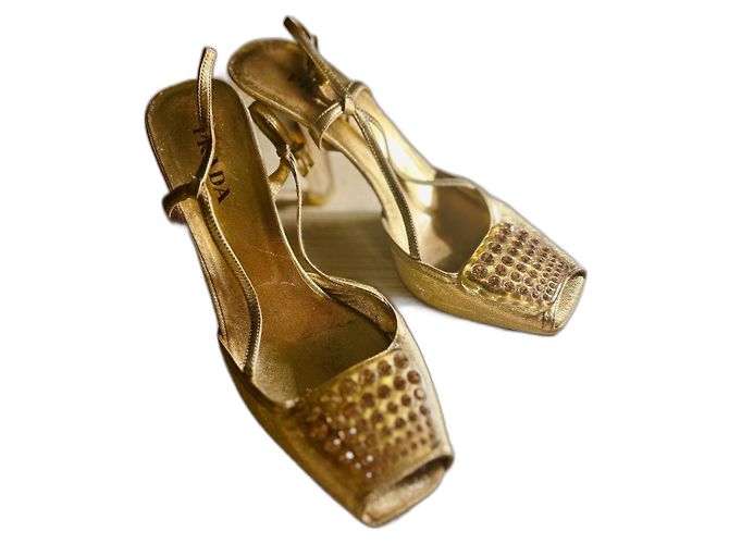 Décolleté Slingback Vintage Prada D'oro