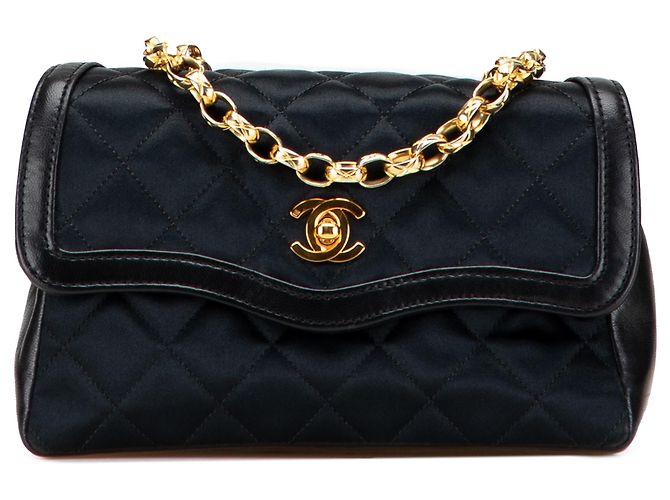 Chanel Schwarz CC Gequiltetes Satin Bijoux Kette Einzelflap