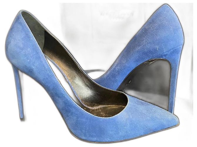 Saltos altos em camurça Saint Laurent em um azul deslumbrante Azul marinho