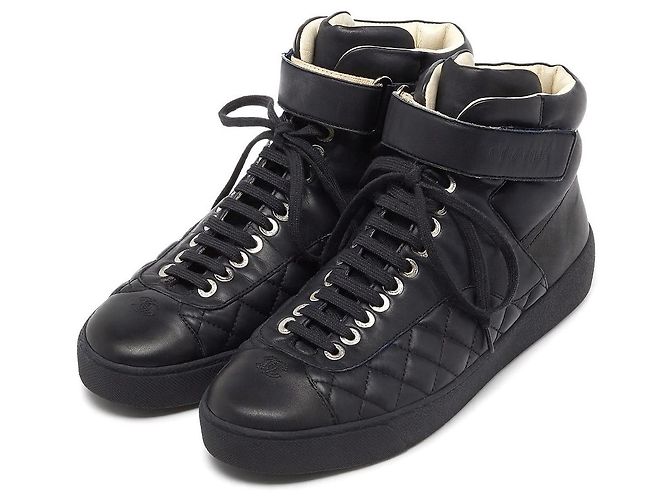 Chanel Hochschnitt-Sneaker mit CC-Logo Schwarz Blau Marineblau Dunkelblau