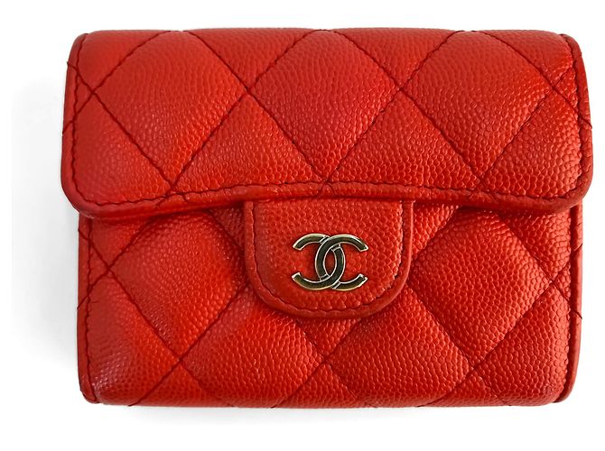 Timeless Chanel Classic Single Flap Small Caviar Leather Matelassè Folding Wallet Red