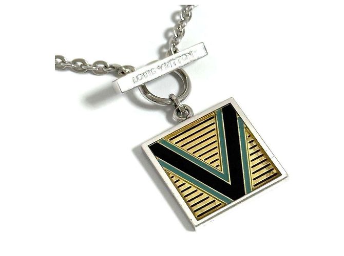Louis Vuitton Men's Pendant Necklace V Plate