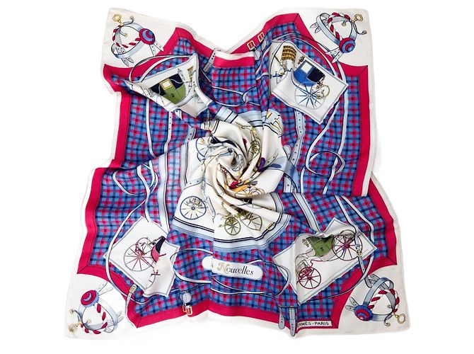 Quadrado de seda Hermès Les Voitures Nouvelles Branco Multicor