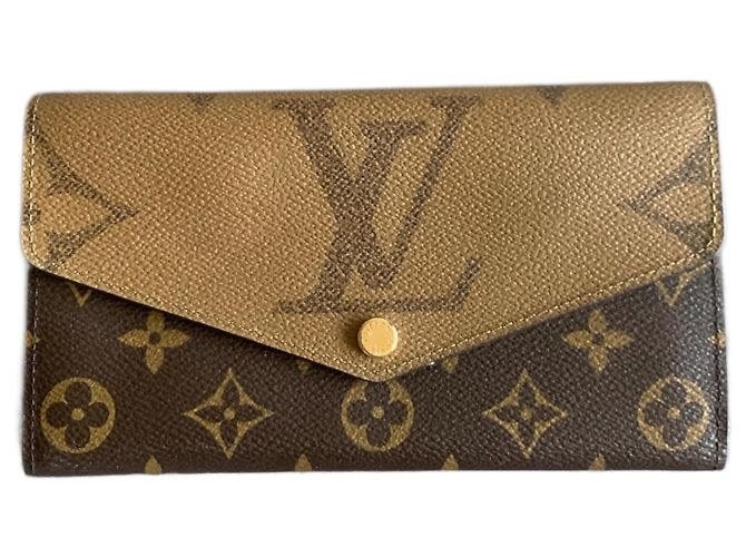 Louis Vuitton Cartera Sarah Monogram Reverse Giant