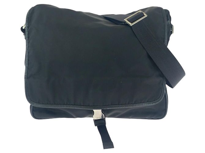 Bolsa mensageiro em nylon tessuto com logo triangular Prada Preto