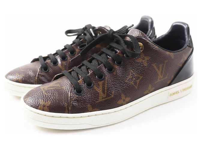 Tênis de lona Monogram e couro envernizado da linha Front Row da Louis Vuitton Marrom