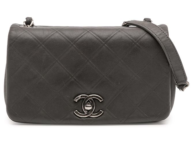 Chanel Nova Bolsa Chic em Couro de Bezerro Cinza com Estampa de Diamante Marrom Cinza antracite