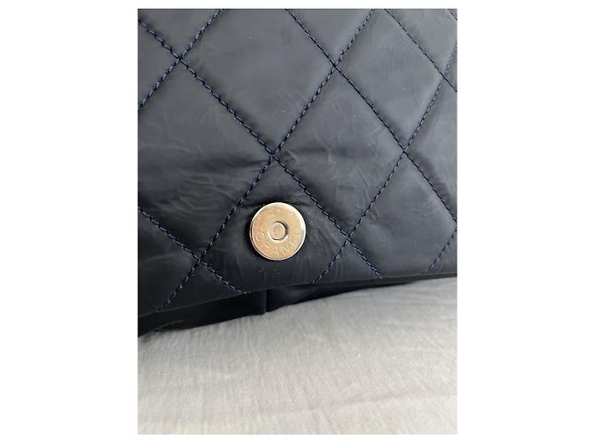 Timeless Chanel Borsa a spalla Matelassé Chain Blu Navy Pelle Blu scuro