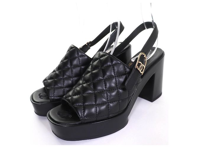 Sandálias de couro matelassé COCO Mark da Chanel Preto