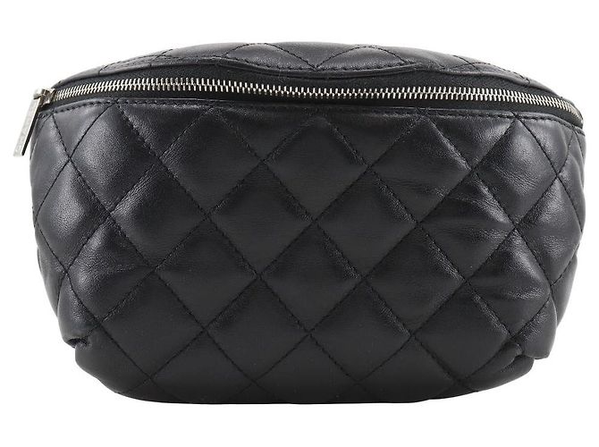 Chanel Taillengurteltasche aus matelassiertem Lammleder Schwarz