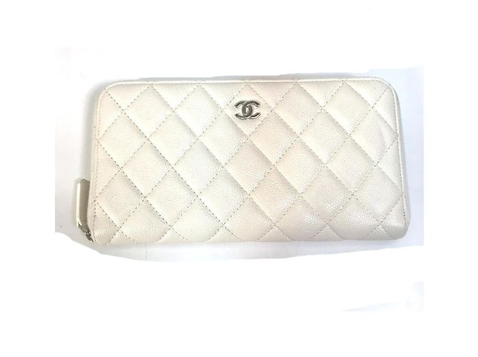 Chanel A50097 Cartera Larga Matelassé CC Blanco