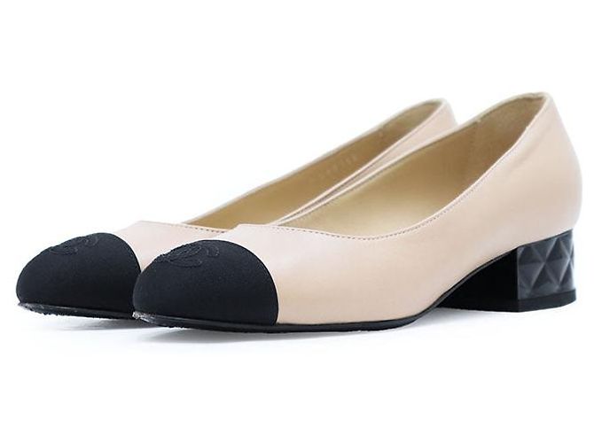 Sapatilhas de couro Chanel Preto Bege