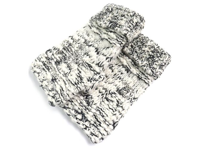 Guantes de lana y cachemira COCO Mark con strass Chanel P39194 Negro Blanco