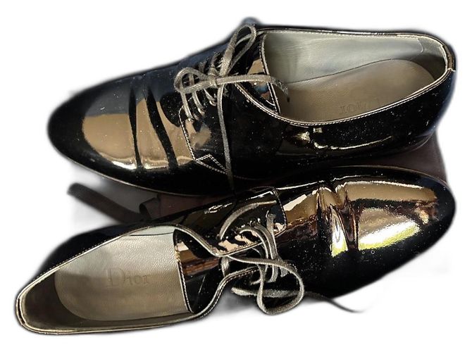 Christian Dior Derbies aus schwarzem Lackleder