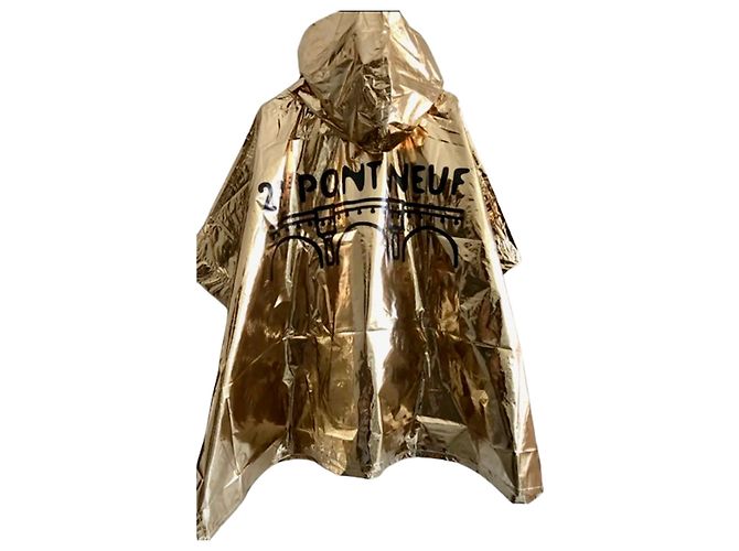 LOUIS VUITTON Pharrell Williams Runway Poncho new Golden
