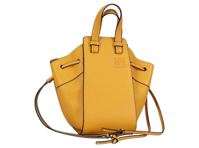 LOEWE Bolsa de mão Hammock Compact em couro amarelo Auth 135252M