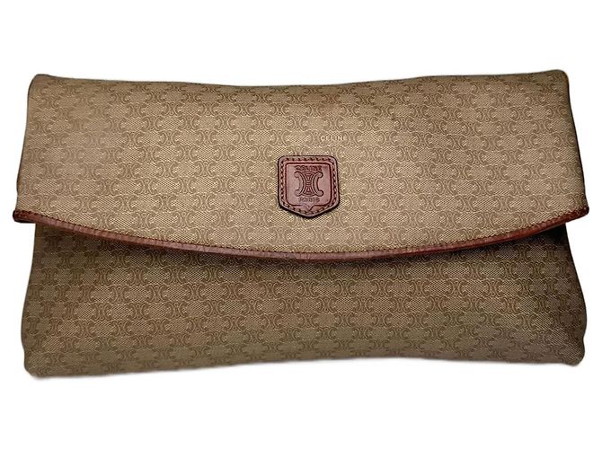 Triomphe Céline Clutch de Cuero Monograma Celine París Vintage Beige Marrón