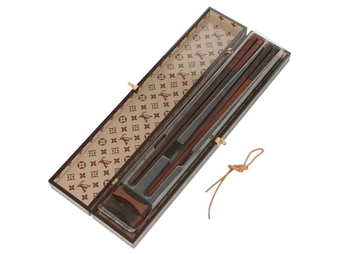 LOUIS VUITTON Monogram Baguette Chop Sticks Wood VIP Only M99171 LV Auth 138919 Brown  ref.2488433