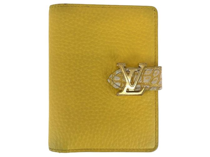Billetera Vertical Compacta Louis Vuitton Amarillo