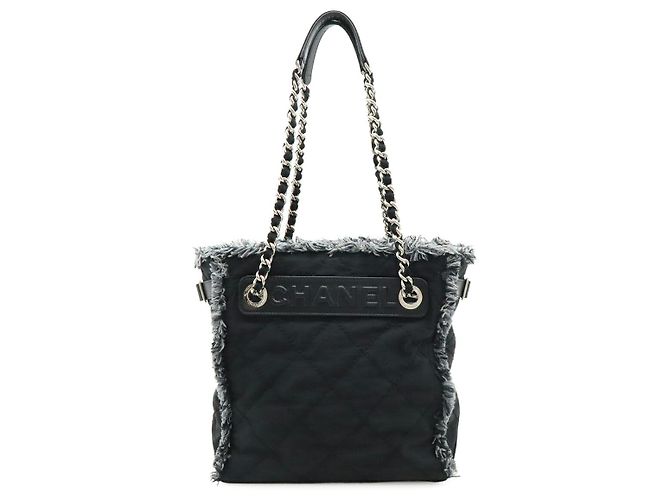 2.55 Chanel Schultertasche aus Nylon mit Fransen Schwarz