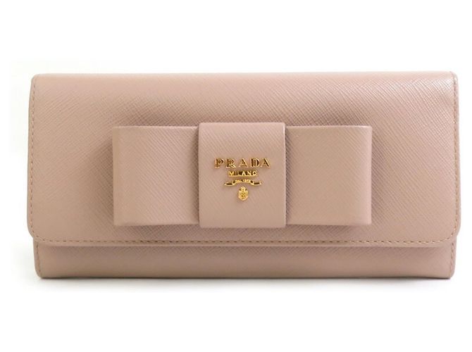 Cartera larga bi-fold Prada en rosa beige