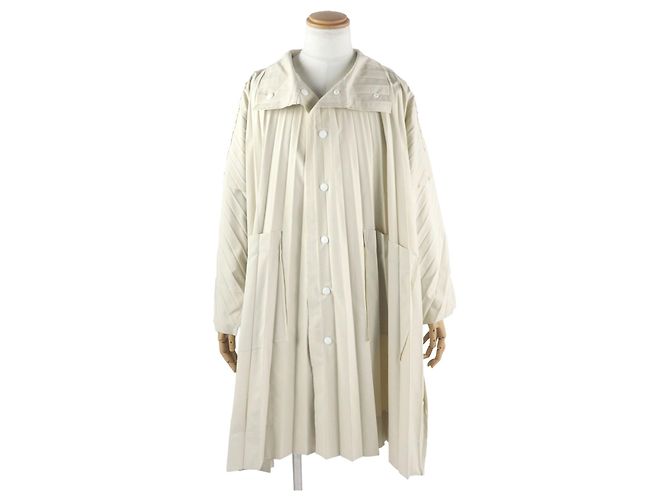 Homme Plissé Issey Miyake Polyester Mantel Beige