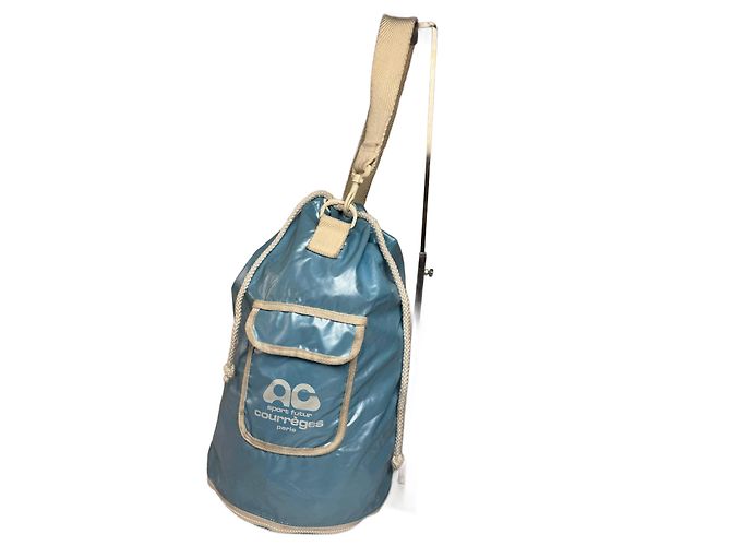 Vintage Courreges Paris Eisblaue Bucket Bag