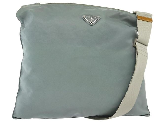PRADA Schultertasche aus Nylon Hellblau Silber Authentisch ep10502